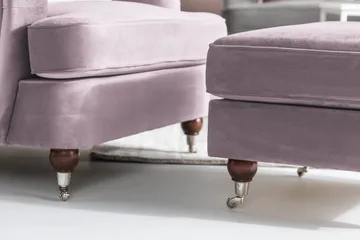 Howard Riviera Lenestol med Fotskammel - Lilla - Møbler - Stoler - Lenestoler - Howard lenestol