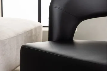 Mundo Lenestol - Svart - Møbler - Stoler - Lenestoler