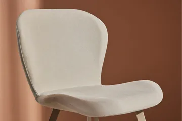 Lilja Spisestol i Stoff med Metallben - Beige - Møbler - Stoler - Spisestuestoler & kjøkkenstoler