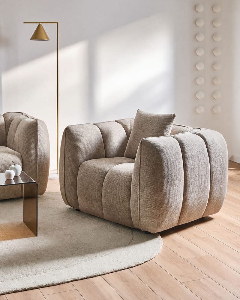 Ness Modern Lenestol i Stoff - Taupe - Møbler - Stoler - Lenestoler
