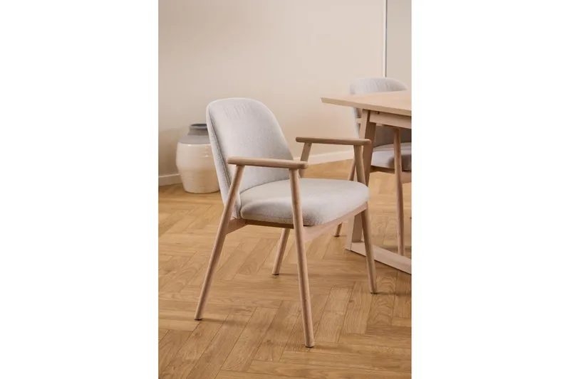 Reciclar Spisestol i bouclé med armlener i eik - Beige - Møbler - Stoler - Spisestuestoler & kjøkkenstoler