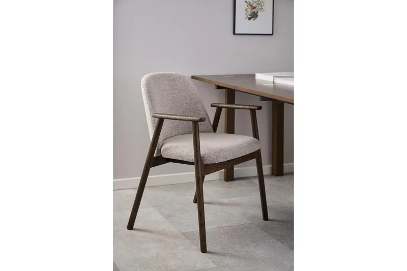 Reciclar Spisestol i bouclé med armlener i eik - Mørk brun/Greige - Møbler - Stoler - Spisestuestoler & kjøkkenstoler