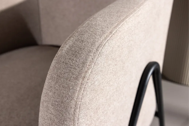 Rika Rund Lenestol i Stoff - Beige - Møbler - Stoler - Lenestoler