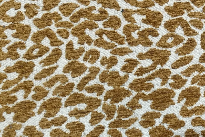 Runbert Retro Lenestol i Chenille med Armlene og Trestativ - Brun - Møbler - Stoler - Lenestoler