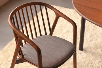 Noira Spisestol med Armlener - Valnøtt / Brun - Møbler - Stoler - Spisestuestoler & kjøkkenstoler