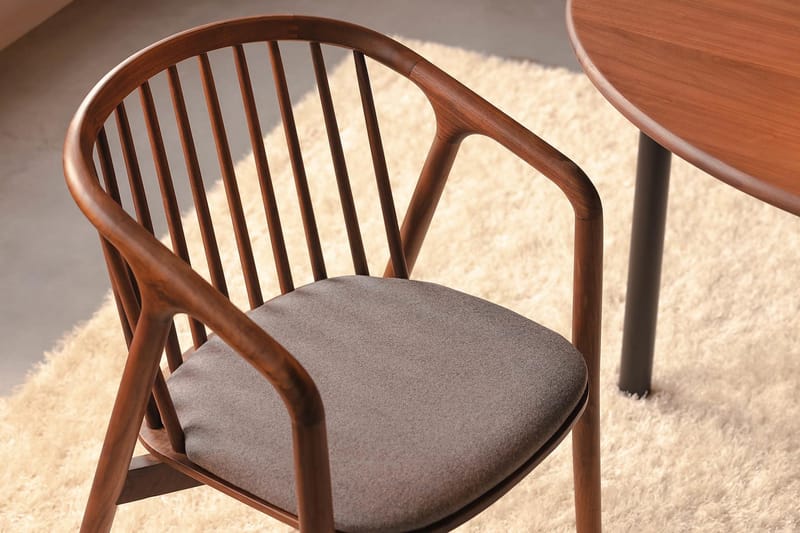 Noira Spisestol med Armlener - Valnøtt / Brun - Møbler - Stoler - Spisestuestoler & kjøkkenstoler