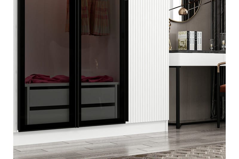 Fruitland Garderobe 270 cm - Hvit - Oppbevaring - Garderober & garderobesystem