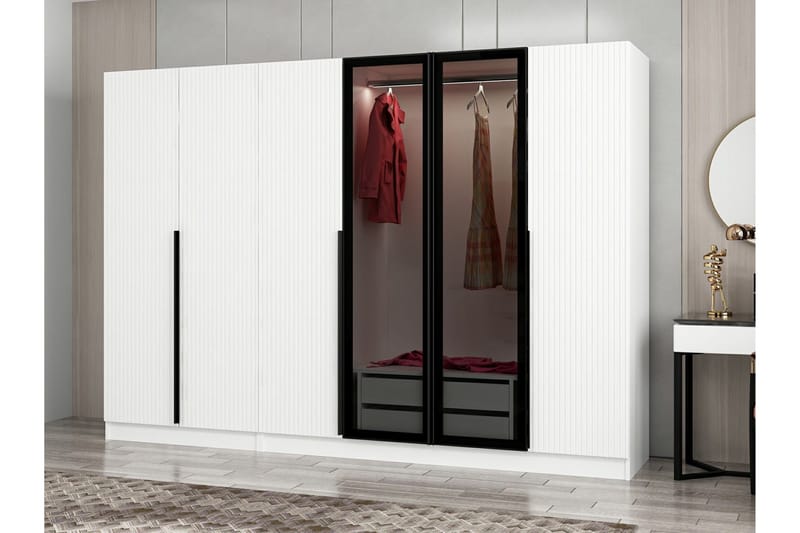 Fruitland Garderobe 270 cm - Hvit - Oppbevaring - Garderober & garderobesystem