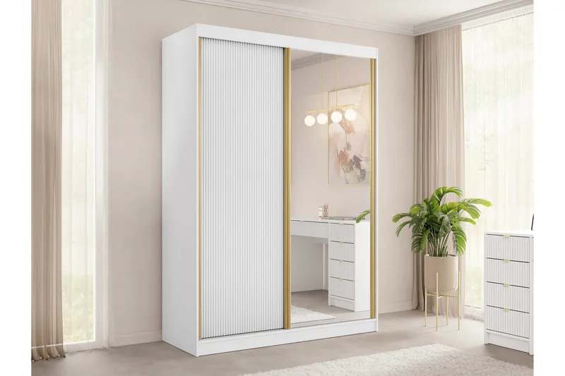 Gudelia Garderobeskap 151x216 cm - Hvit - Oppbevaring - Garderober & garderobesystem