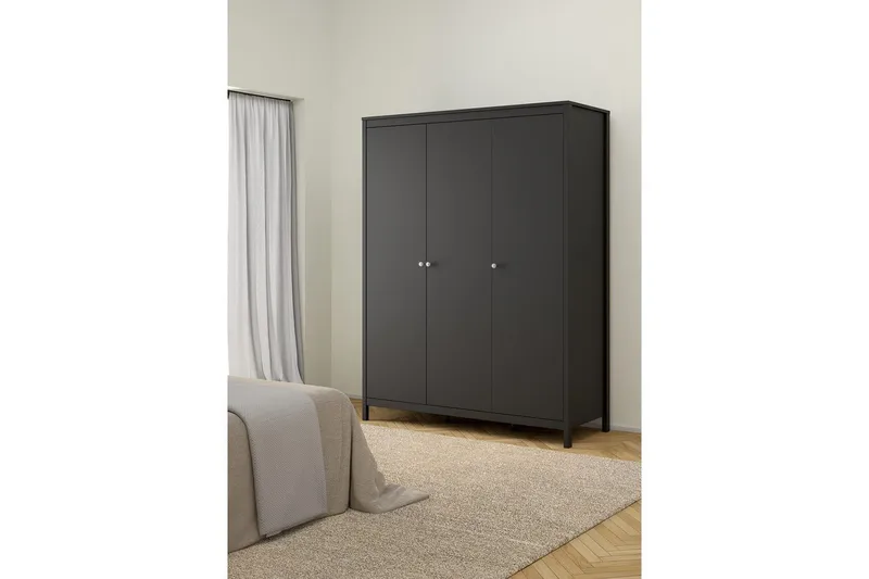 Vallvidera Garderobe 150x199 cm - Svart - Oppbevaring - Garderober & garderobesystem