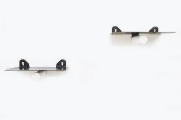 Noke Veggshylle 21 cm i Metall med Trestativ - Svart - Oppbevaring - Hylle - Vegghylle
