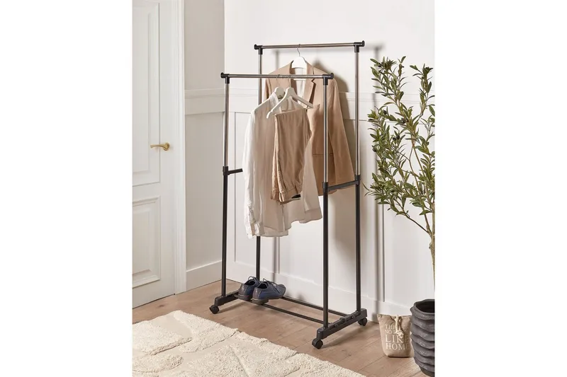 Klädhängare Beliani Gilmer Black||Silver - Oppbevaring - Kles oppbevaring - Kleshengere & knaggrekker - Klestativ