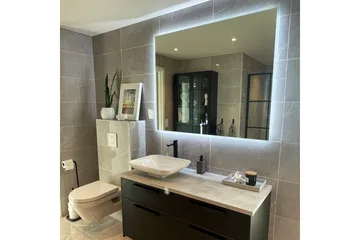 Baderomsspeil 120x100 cm med LED-belysning og anti-dugg - Interiør - Baderomsinnredning - Baderomsspeil