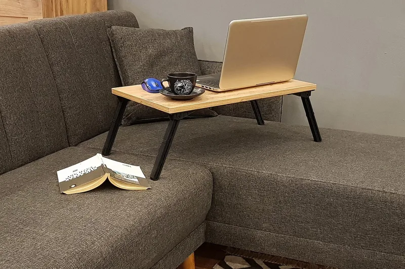 Nekeisha Datastativ 25 cm - Tre/natur/Svart - Oppbevaring - Oppbevaring til småting