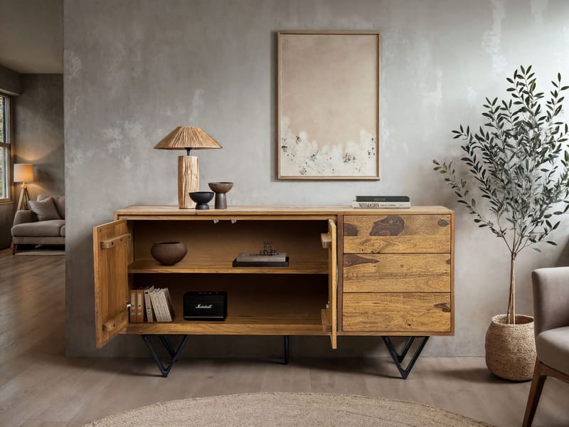Corena skjenk 150 cm - naturbrun med flerfargede fronter i steinimitasjon og svarte ben - Oppbevaring - Oppbevaringsmøbler - Sideboard & skjenk