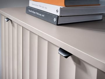 Joriel Skjenk 111 cm - Beige|svart - Oppbevaring - Oppbevaringsmøbler - Kommode