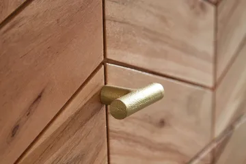 Willowdale Skjenk 90 cm i Tre med Eikeutseende - Lys Brun Trefarge - Oppbevaring - Oppbevaringsmøbler - Sideboard & skjenk