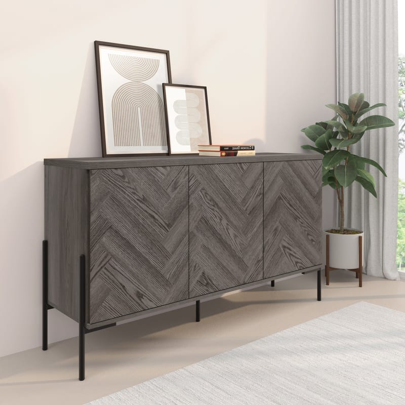 Skjenk Loft24 Charlene Hvitt fiskebein/hvit eik 3 dører - Hvit eik i fiskebeinsmønster / hvit eik - Oppbevaring - Oppbevaringsmøbler - Sideboard & skjenk