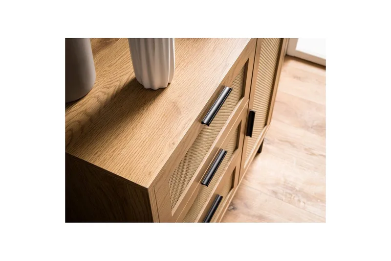 Skjenk Wohnling Melaminbelagt MDF Eik Optikk 3 Skuffer 1 Dør med Rattan Front Moderne - Møbler - Bord - Avlastningsbord & sidobord - Lampebord & sidebord