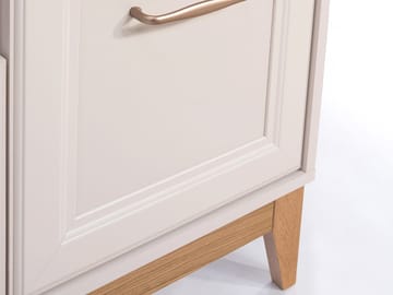 Zeylor Skjenk 92 cm - beige med ben i natureik og håndtak i gull- og kobberfarge - Oppbevaring - Oppbevaringsmøbler - Sideboard & skjenk