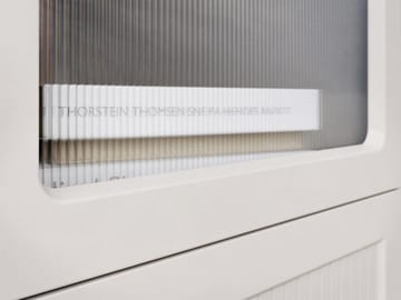 Fayric Vitrineskap 46x201 cm - Beige - Oppbevaring - Skap - Vitrineskap