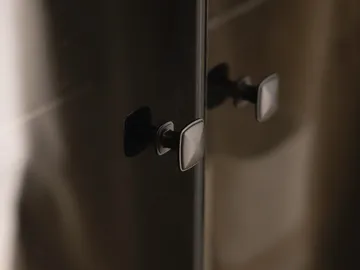 Lorvenn Vitrineskap 103x122 cm - Brun/Svart - Oppbevaring - Skap - Vitrineskap