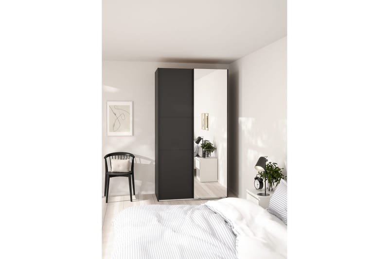 Takeru Garderobe med Speil 119x221 cm - Svart - Oppbevaring - Garderober & garderobesystem