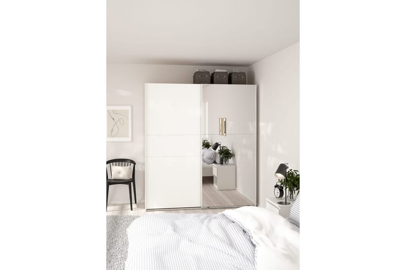 Takeru Garderobe med Speil 179x200 cm - Hvit - Oppbevaring - Garderober & garderobesystem