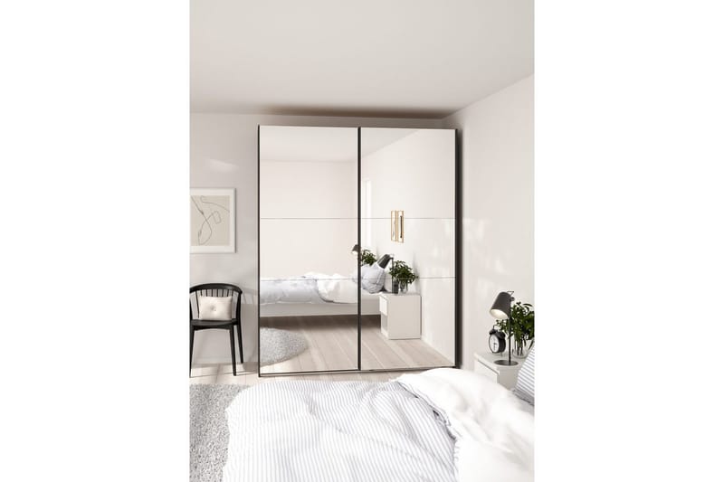 Takeru Garderobe med Speil 179x220 cm - Svart - Oppbevaring - Garderober & garderobesystem