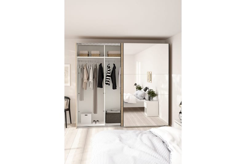 Takeru Garderobe med Speil 244x221 cm - Natur - Oppbevaring - Garderober & garderobesystem
