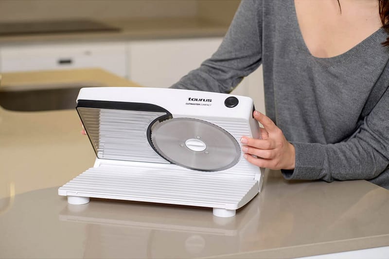 Påleggsmaskin Taurus Cutmaster Compact 100W 17 cm - Sølv - Servering & borddekking - Kjøkkenmaskin - Skjære & male - Kuttemaskin