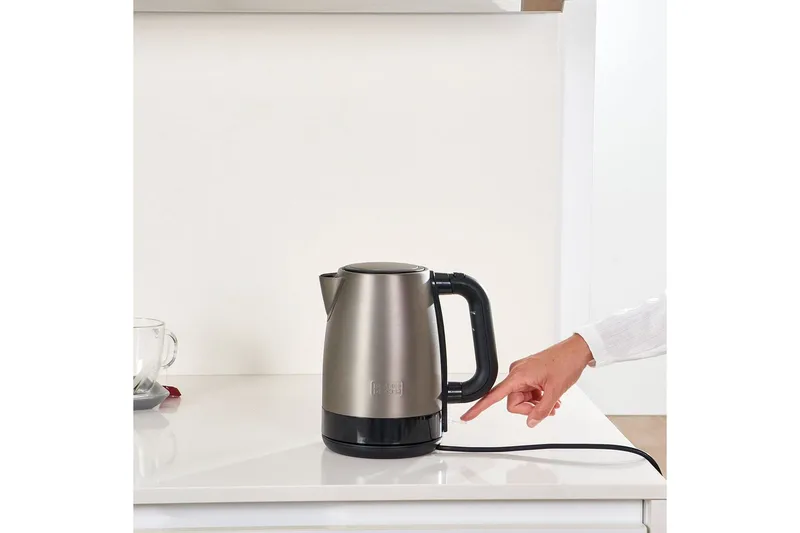 Vannkoker Black+Decker 2200W 1,7L Børstet Rustfritt Stål - Sølv - Servering & borddekking - Kjøkkenmaskin - Varme & koke - Vannkoker