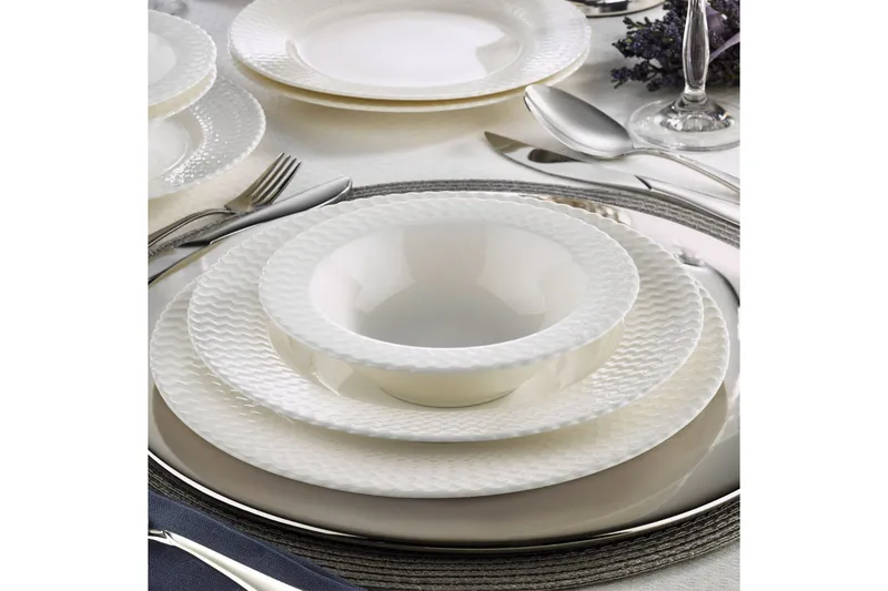 Adine Middagsservice 24 Deler Porselen - Hvit - Servering & borddekking - Porselen