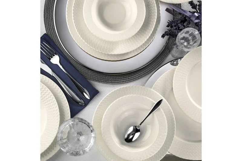 Adine Middagsservice 24 Deler Porselen - Hvit - Servering & borddekking - Porselen