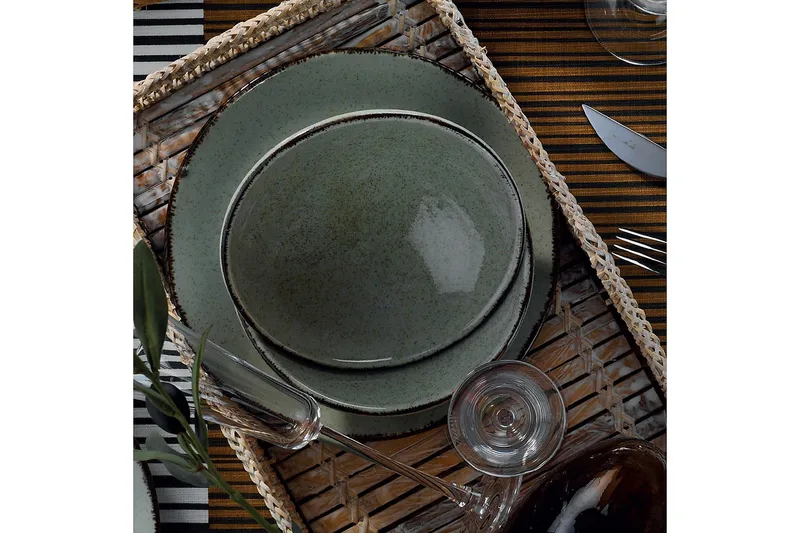 Adine Tallerkensett 24 Deler - Porselen/Grønn - Servering & borddekking - Porselen