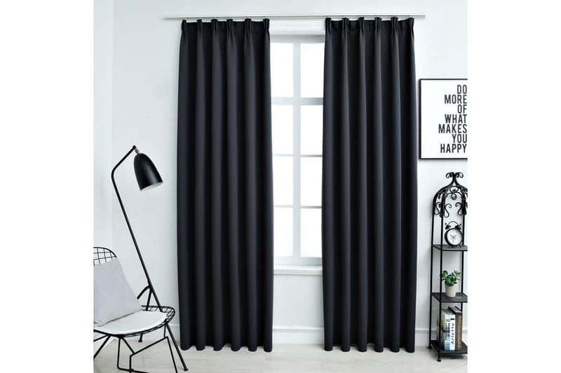 Lystette gardiner med kroker 2 stk svart 140x175 cm - Mørkleggingsgardin