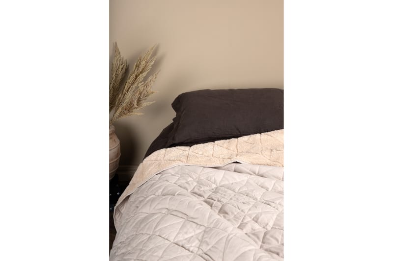 Nilla Sengeteppe 180x260 cm - Beige - Tekstiler & tepper - Sengetøy