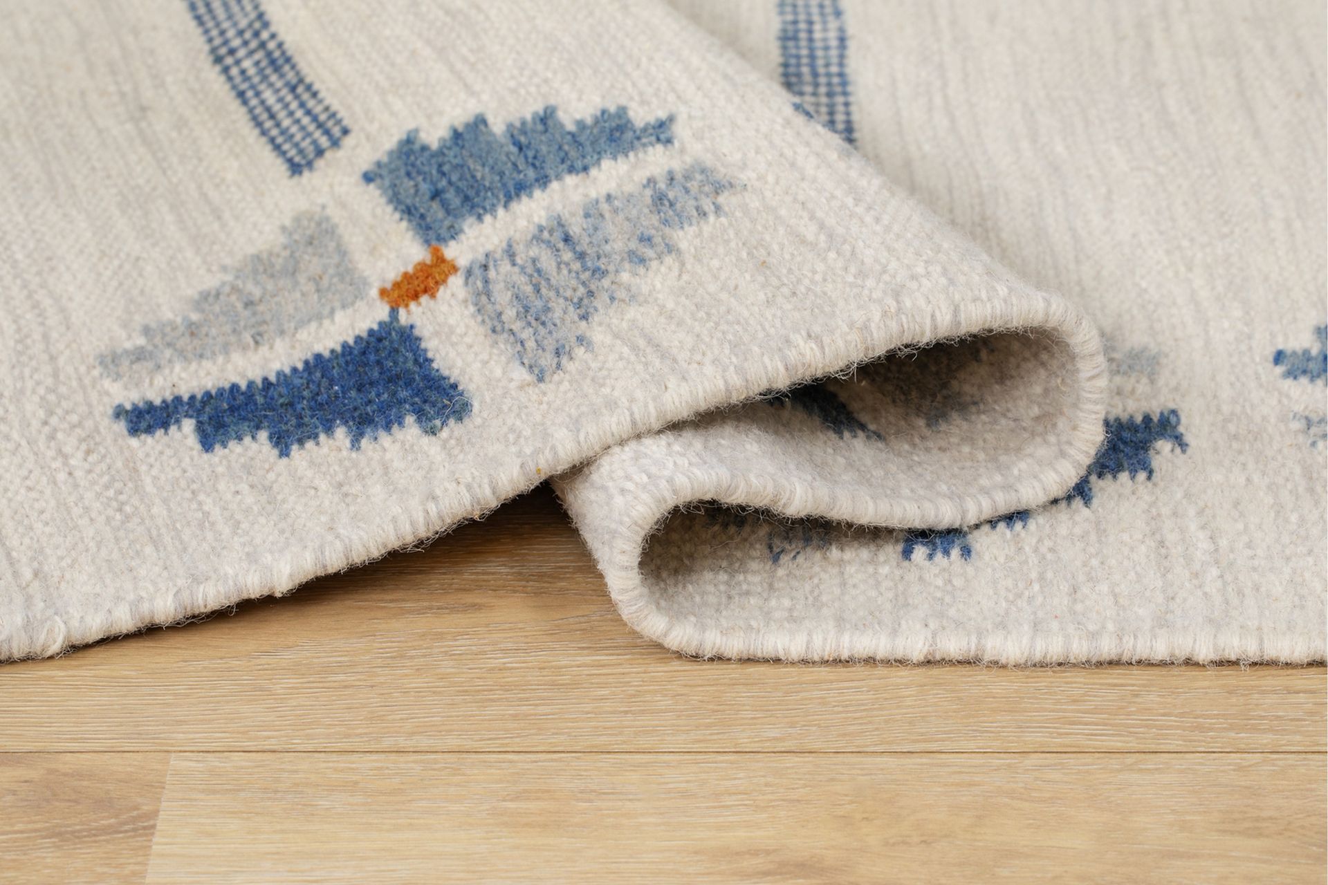 Avesta Ullteppe 140x200 cm Rektangulær - Blå - Tekstiler & tepper - Teppe & matte - Moderne matte - Ullteppe