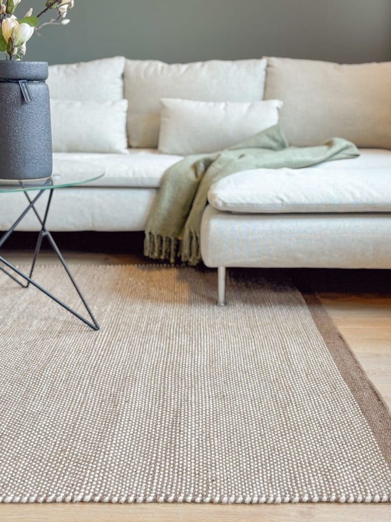 Håndvevd teppe KM Home Sandhamn Kvadrat 200x200 cm Mørk Lin - Mørk Lin - Tekstiler & tepper - Teppe & matte - Moderne matte - Ullteppe