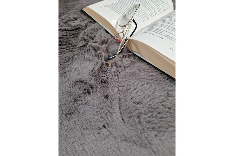 Heaven Deluxe Teppe 140x200 cm - Charcoal - Tekstiler & tepper - Teppe & matte - Moderne matte - Ryetepper