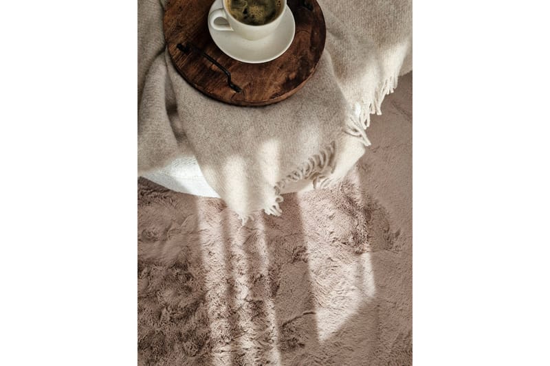 Heaven Deluxe Teppe 140x200 cm - Taupe - Tekstiler & tepper - Teppe & matte - Moderne matte - Ryetepper