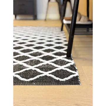 Plastteppe Hilma Wave - 150x220 cm, Svart - Tekstiler & tepper - Teppe & matte - Utendørs tepper - Plasttepper