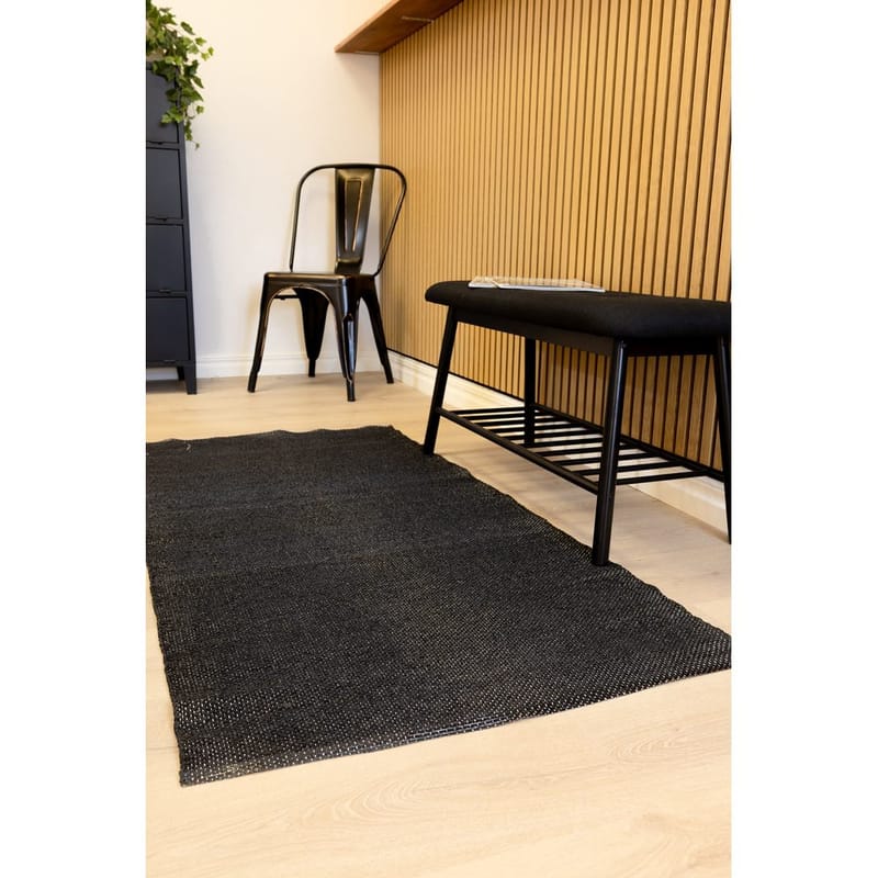 Plastteppe Hilma Plain - 70x150 cm, Svart - Tekstiler & tepper - Teppe & matte - Utendørs tepper - Plasttepper